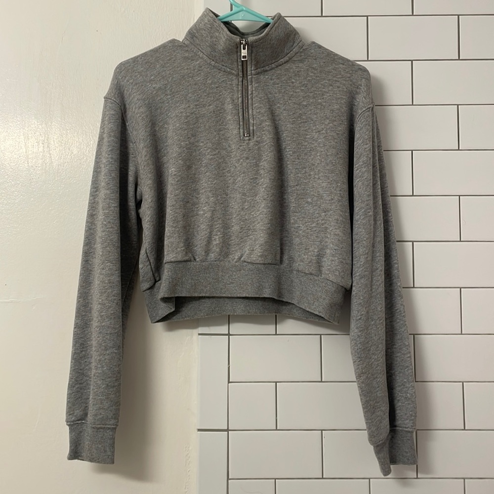 Aritzia TNA cropped quitter zip